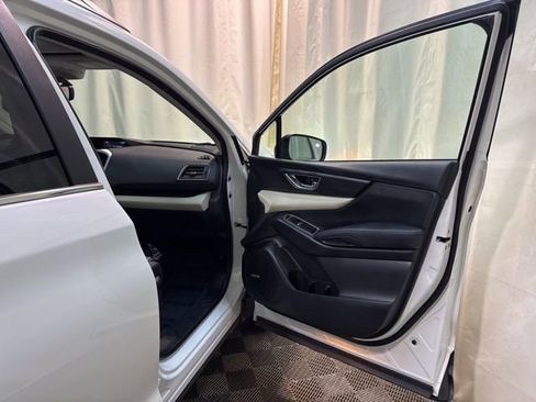 Certified 2022 Subaru Ascent Limited w/ Technology Package image 38