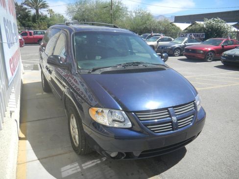 Used 2006 Dodge Grand Caravan SXT image 6