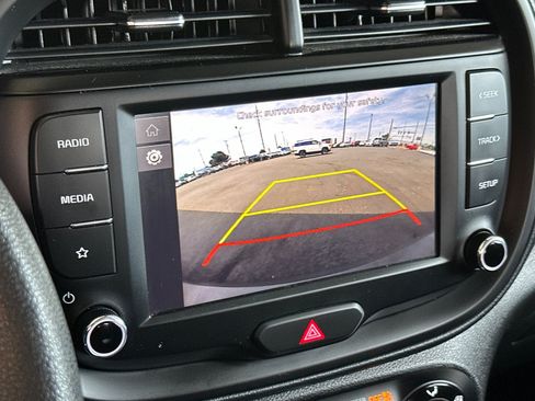 Used 2025 Kia Soul LX w/ LX Technology Package FWD image 20