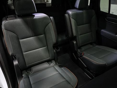 New 2026 GMC Acadia AT4 w/ LPO, Floor Liner Package AWD/4WD image 22