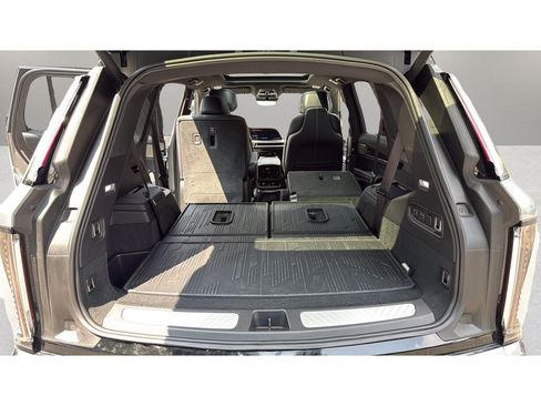 Certified 2026 Cadillac Vistiq Sport w/ LPO, Floor Liner Package AWD/4WD image 30