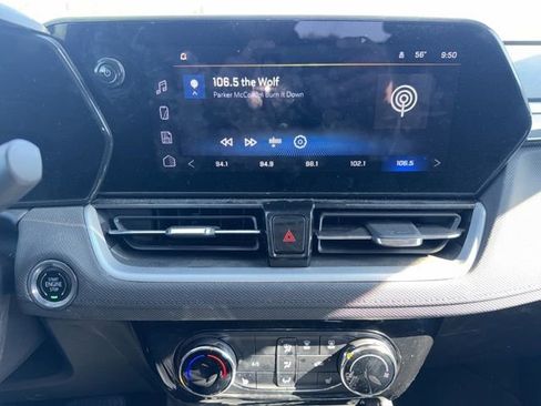 Used 2024 Chevrolet TrailBlazer LT w/ LT Cold Weather Package FWD image 34