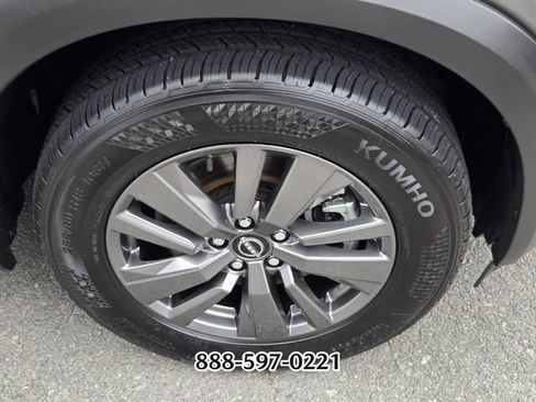 Used 2022 Nissan Pathfinder S AWD/4WD image 21