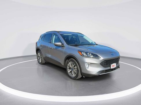 Used 2021 Ford Escape Titanium image 2