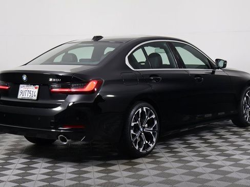 Used 2025 BMW 330i Sedan w/ Premium Package image 4