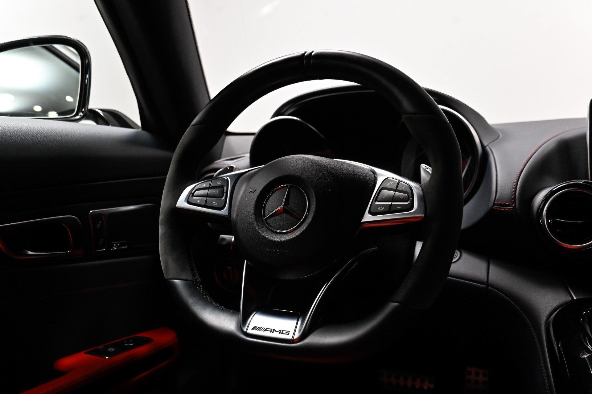 Used 2018 Mercedes-Benz AMG GT Roadster image 27