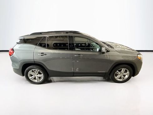 Used 2020 GMC Terrain SLE w/ Driver Convenience Package image 5