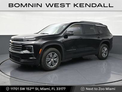 Used 2025 Chevrolet Traverse LT