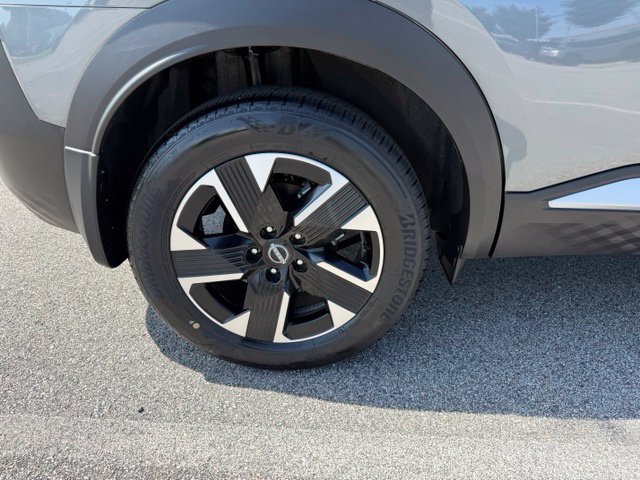 Certified 2026 Nissan Kicks SV w/ SV Premium Package AWD/4WD image 13