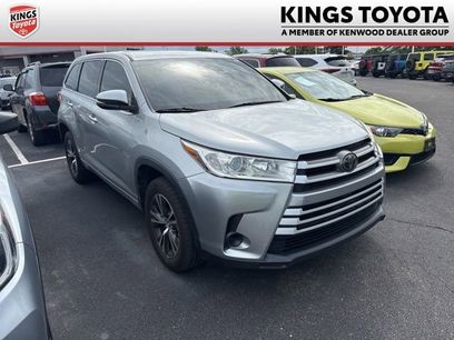 Used 2018 Toyota Highlander LE