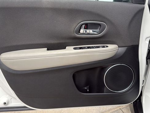 Used 2020 Honda HR-V EX image 11