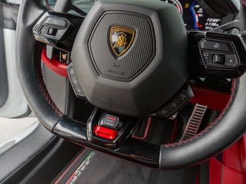 Used 2020 Lamborghini Huracan EVO image 56