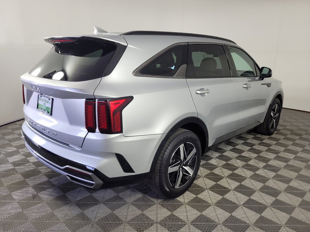 Used 2022 Kia Sorento S FWD image 9