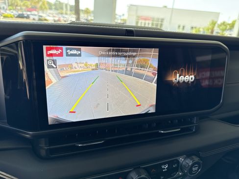 Used 2025 Jeep Gladiator Mojave w/ Safety Group image 24