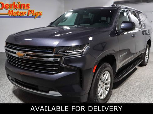 Used 2023 Chevrolet Suburban LT image 1