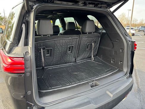 Used 2023 Chevrolet Traverse LT w/ LT Premium Package image 22