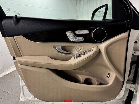 Used 2021 Mercedes-Benz GLC 300 300 4MATIC PREMIUM AWD w/ Premium Package image 15