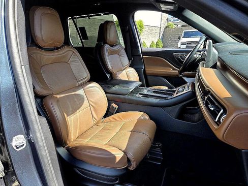 Used 2023 Lincoln Aviator Reserve w/ Equipment Group 201A image 18