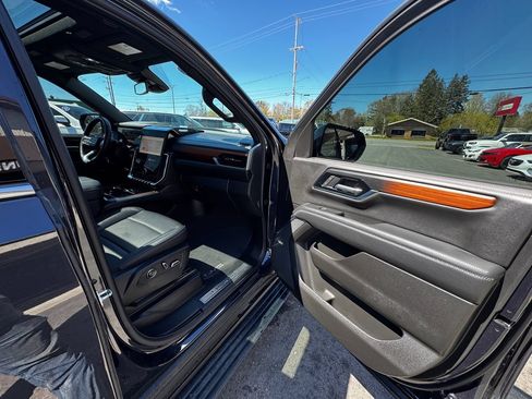 Used 2025 GMC Yukon Denali w/ Sun & Power Step Package AWD/4WD image 26