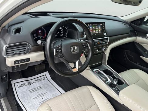 Used 2018 Honda Accord Touring image 17