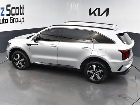 Used 2021 Kia Sorento S FWD image 11