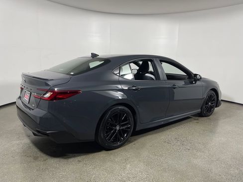Certified 2025 Toyota Camry SE FWD image 3