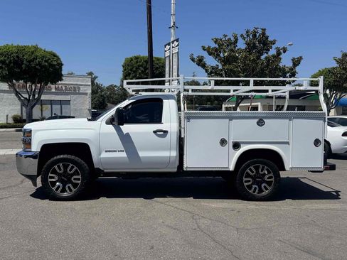 Used 2017 Chevrolet Silverado 2500 W/T RWD image 3