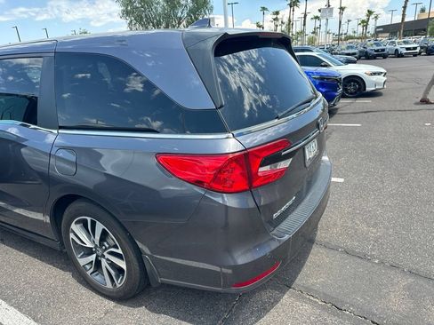 Used 2024 Honda Odyssey Touring image 2