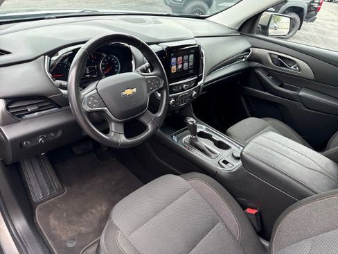 Used 2018 Chevrolet Traverse LT FWD image 16