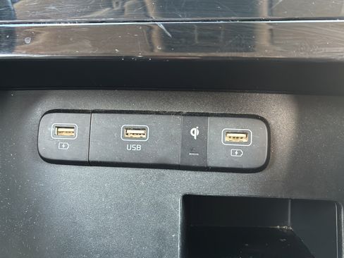 Used 2022 Kia Carnival SX Prestige FWD image 38