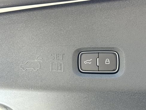 New 2026 Lincoln Navigator Reserve AWD/4WD image 18