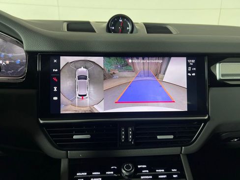 Certified 2023 Porsche Cayenne Platinum Edition AWD/4WD image 35