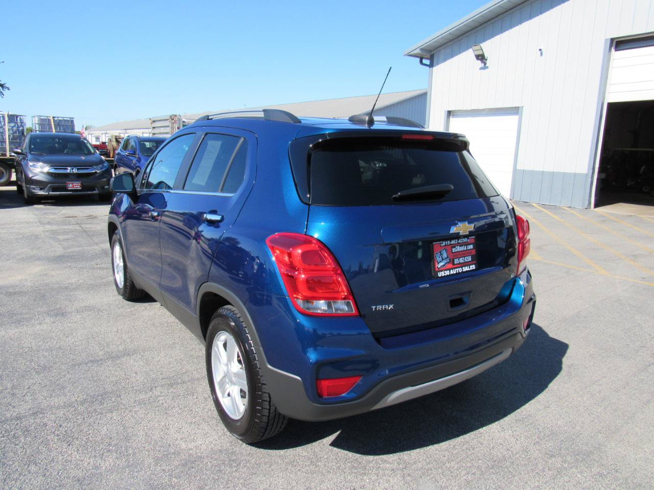 Used 2019 Chevrolet Trax LT w/ LT Convenience Package FWD image 4