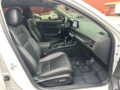 Used 2023 Honda Civic Touring image 14