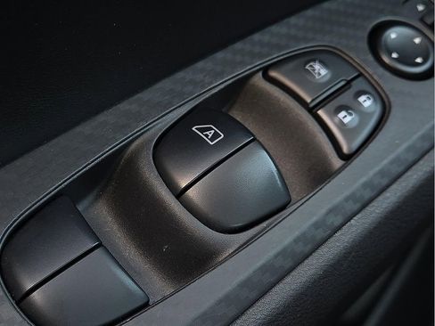 Used 2024 Nissan Altima 2.5 SV FWD image 16