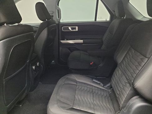 Used 2020 Ford Explorer XLT w/ Comfort Package AWD/4WD image 18