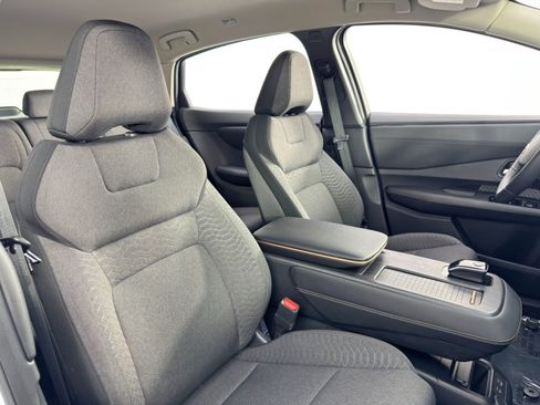 Used 2023 Nissan Ariya FWD image 34