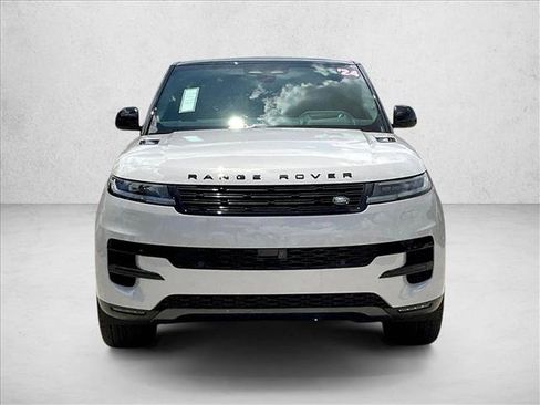 Used 2024 Land Rover Range Rover Sport SE AWD/4WD image 3