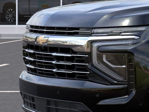 New 2026 Chevrolet Suburban LT w/ Comfort Package AWD/4WD image 13