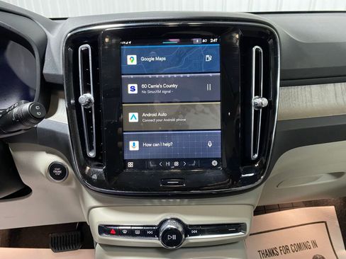 Used 2024 Volvo XC40 B5 Plus image 12