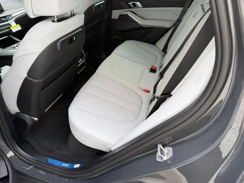 New 2026 BMW X5 xDrive40i AWD/4WD image 14
