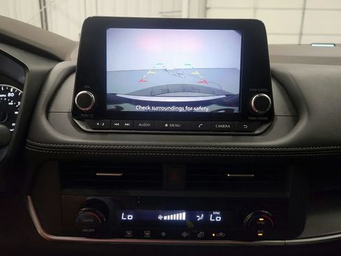 Used 2023 Nissan Rogue SV FWD image 35
