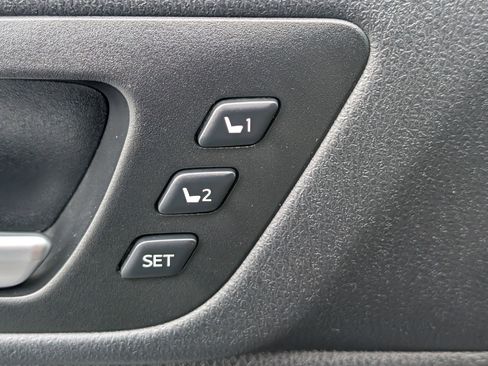 Used 2017 Toyota Highlander Limited Platinum image 23