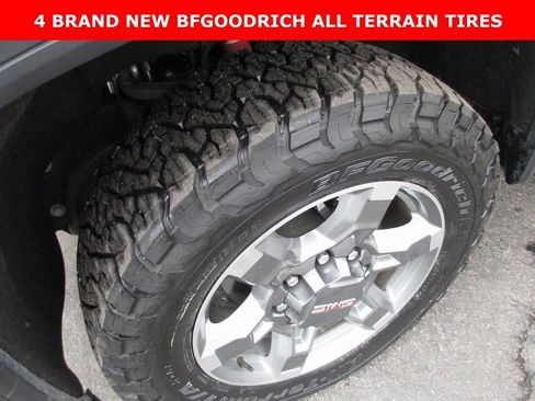 Used 2025 GMC Sierra 2500 SLE w/ SLE Value Package; image 3