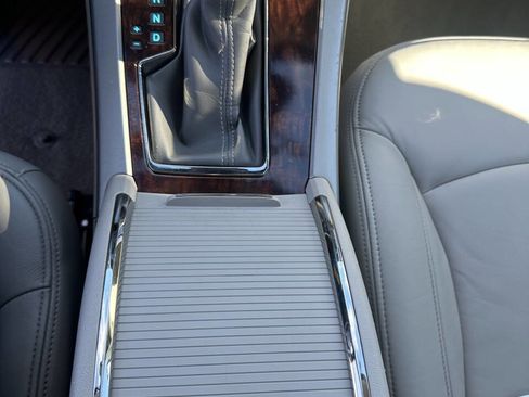 Used 2011 Buick LaCrosse CXL image 30