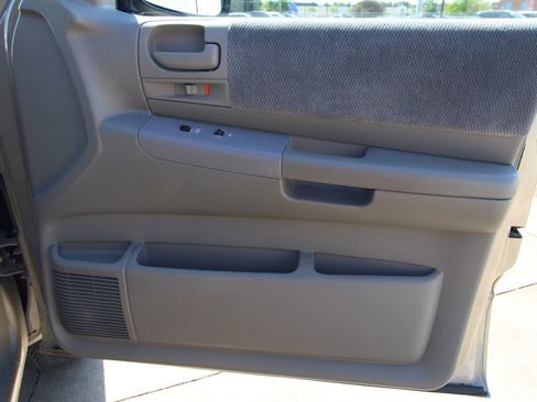 Used 2004 Dodge Dakota SLT w/ Deluxe Convenience Group AWD/4WD image 30