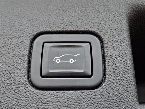 Used 2021 Chevrolet Equinox LT AWD/4WD image 32
