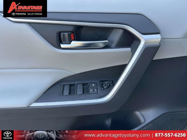 Certified 2021 Toyota RAV4 XLE w/ Convenience Package AWD/4WD image 19