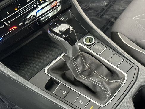 Used 2025 Volkswagen Jetta Sport FWD image 29