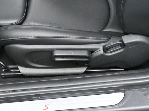 Used 2019 MINI Cooper S image 13